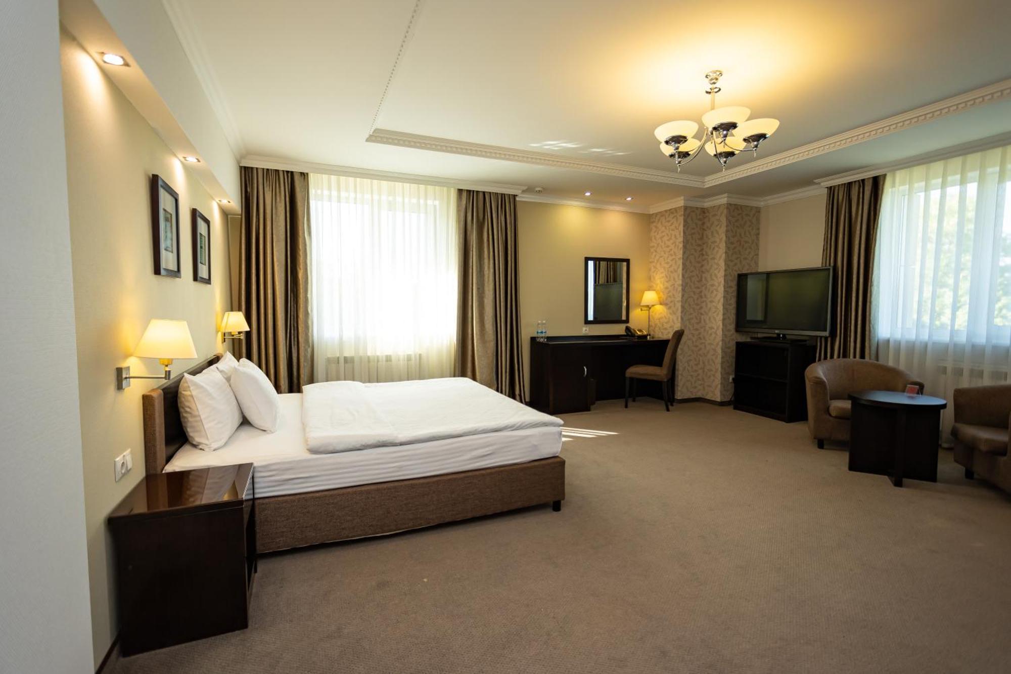 Riverside- Hotel And Mice Чернигов Экстерьер фото