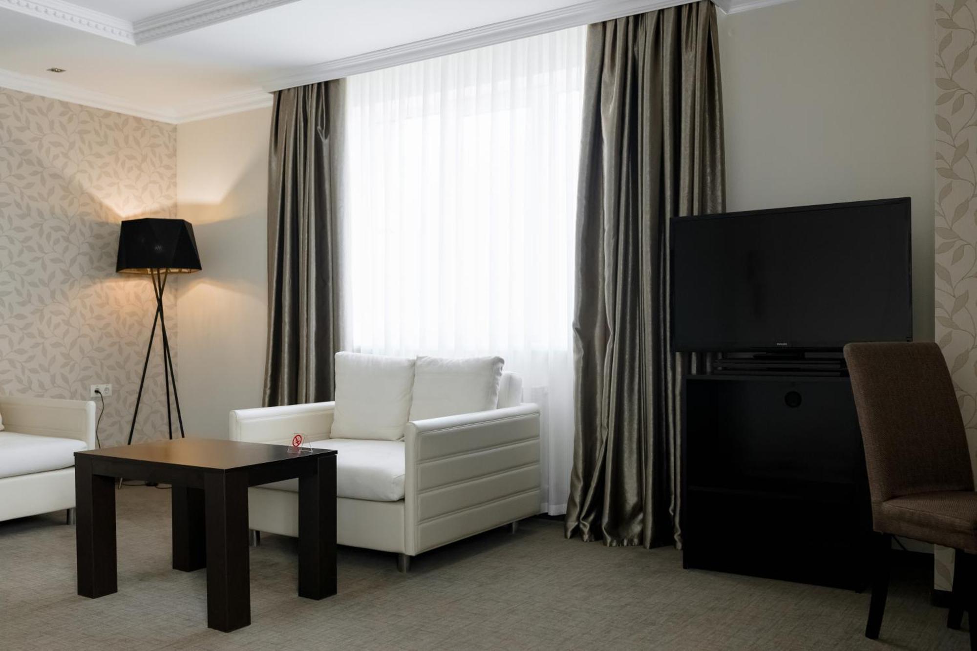 Riverside- Hotel And Mice Чернигов Экстерьер фото