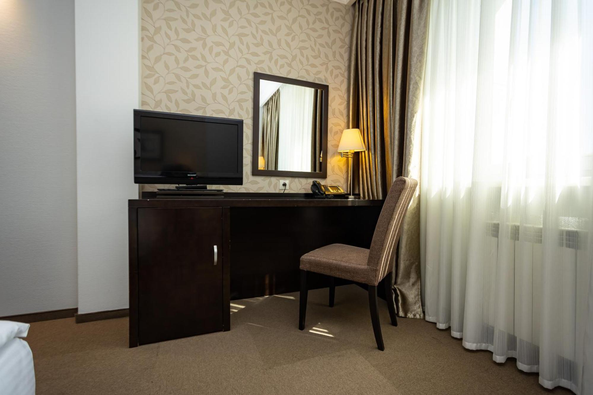 Riverside- Hotel And Mice Чернигов Экстерьер фото